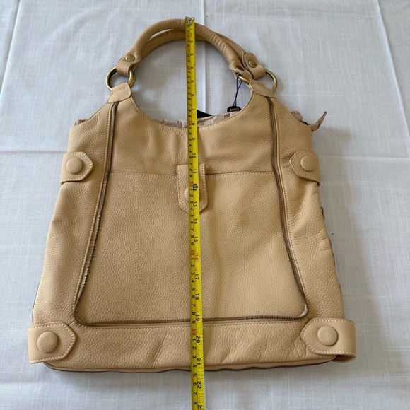 Amerileather Leather Judelle Universal Shoulder Bag Beige NWT - Picture 3 of 7